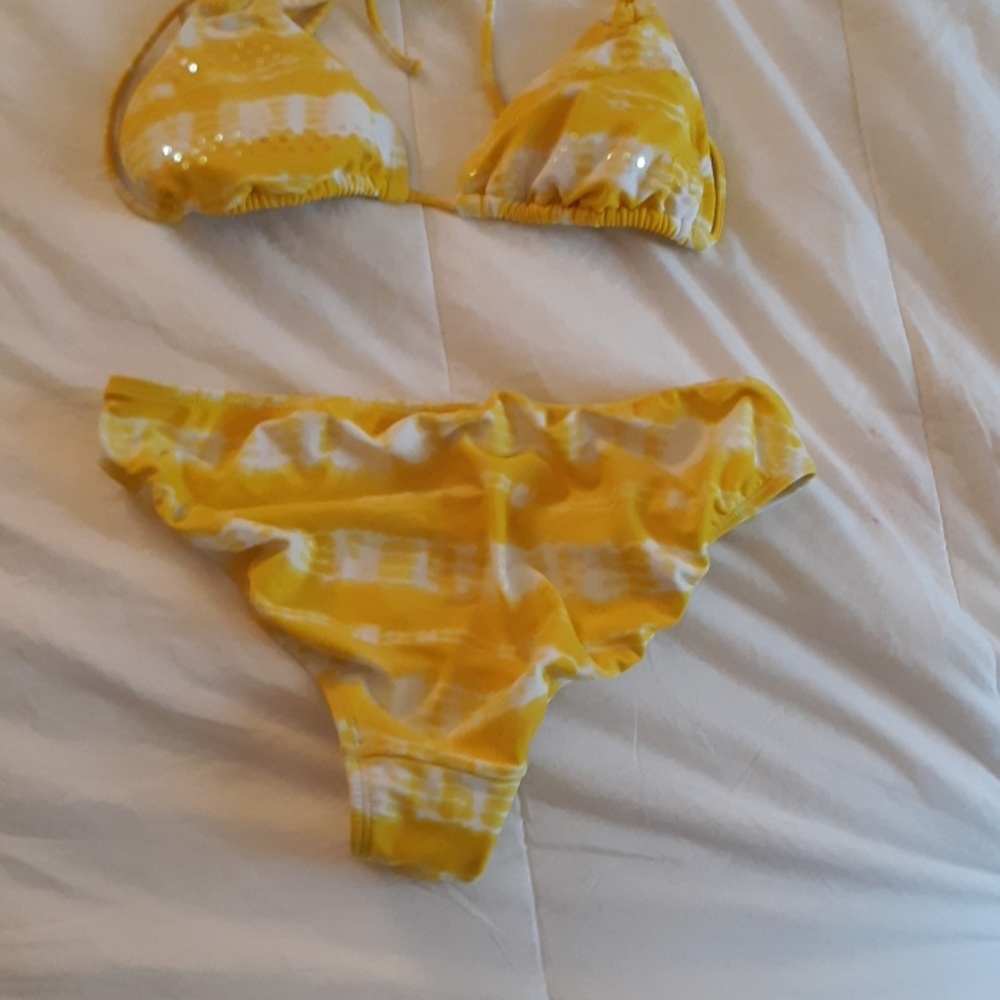 Bikini - Picture 5 of 5